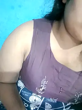 Love-Veronica online show from May 10, 6:35 pm