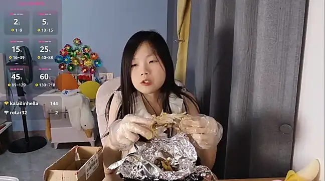 Lena-yyds online show from March 14, 4:40 pm