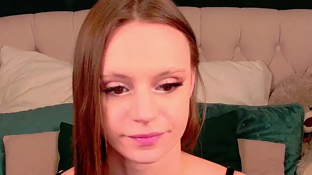 RebeccaMartons online show from February 3, 12:15 am
