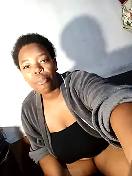 curvyloneah75 online show from February 18, 6:48 am