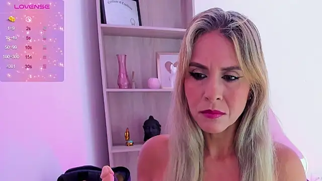 Evangeline johns online show from March 13, 8:22 pm