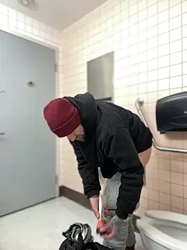 Fuckboy4public online show from December 19, 3:29 am