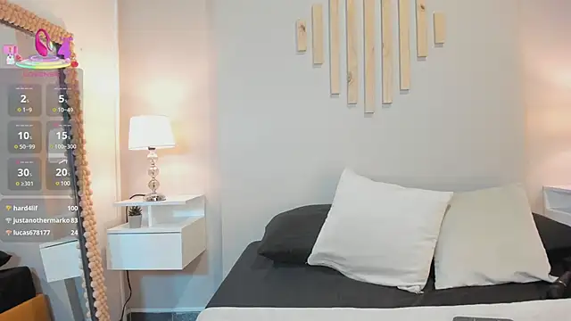 Julia Martinez  online show from March 19, 2:35 pm