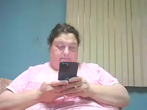 Honeybee2025 online show from January 4, 10:45 pm