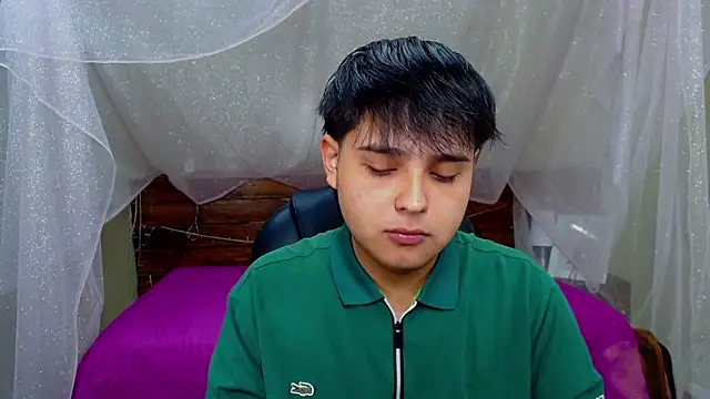 Snapshot of AndrewPherson chatting on March 12, 12:15 pm AndrewPherson online show from March 12, 12:15 pm