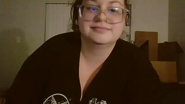 HoneyBear19 online show from December 8, 8:20 am