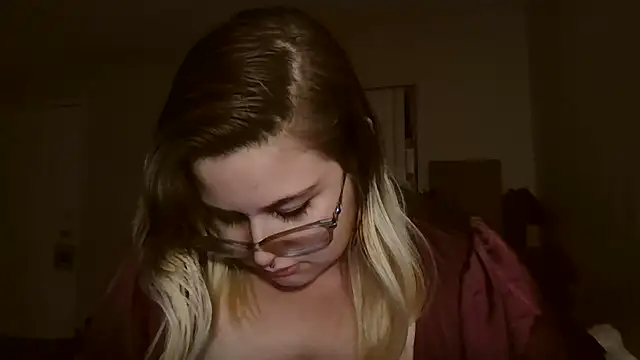 HoneyBear19 online show from December 23, 3:40 am