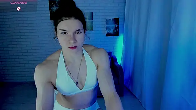 Snapshot of Lisa_Ray chatting on June 18, 9:30 pm Lisa Ray online show from June 18, 9:30 pm