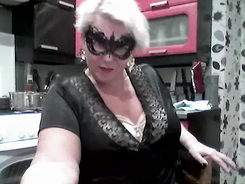 Lisa Suzie online show from March 2, 4:58 pm