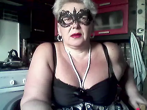 Lisa Suzie online show from May 12, 5:59 am