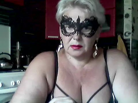 Lisa Suzie online show from June 26, 8:52 am