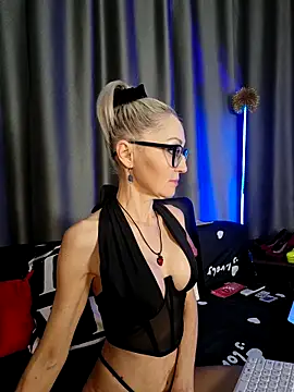 Snapshot of Milforja chatting on December 18, 6:58 pm Milforja online show from December 18, 6:58 pm