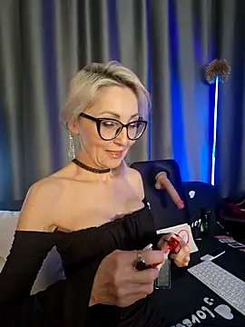 Snapshot of Milforja chatting on December 19, 6:37 pm Milforja online show from December 19, 6:37 pm