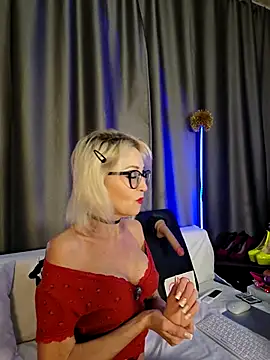 Snapshot of Milforja chatting on January 8, 7:16 pm Milforja online show from January 8, 7:16 pm