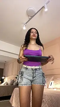 SHARONN     online show from January 8, 4:04 am