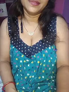 Sexy Mona Bhabhi online show from June 10, 6:40 pm