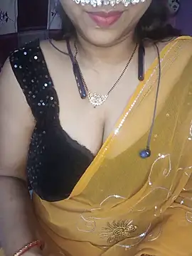 Sexy Mona Bhabhi online show from June 28, 6:14 pm