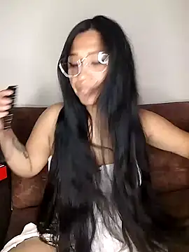 ineliveca online show from December 19, 5:18 am