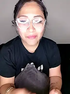 ineliveca online show from January 4, 4:01 am