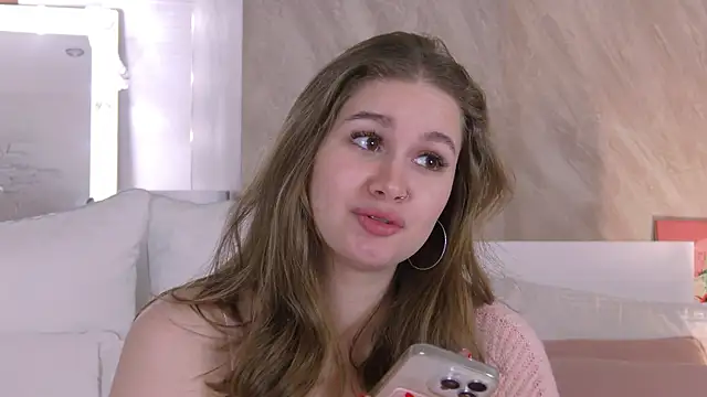 EllieHayes online show from January 12, 8:14 pm