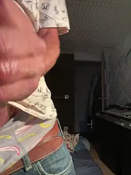 Snapshot of zenzero87 chatting on May 23, 10:47 pm zenzero87 online show from May 23, 10:47 pm