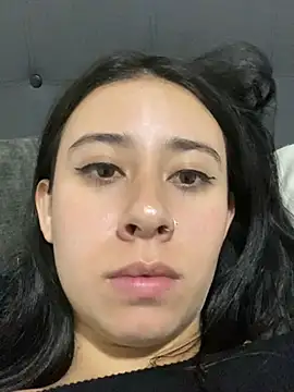 Snapshot of Zoee_t chatting on March 1, 2:26 am Zoee t online show from March 1, 2:26 am