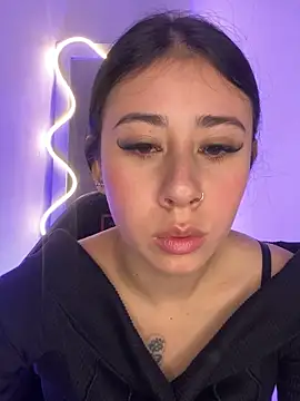 Snapshot of Zoee_t chatting on November 2, 4:04 am Zoee t online show from November 2, 4:04 am