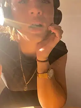 Snapshot of ImImmy chatting on March 5, 9:49 am ImImmy online show from March 5, 9:49 am