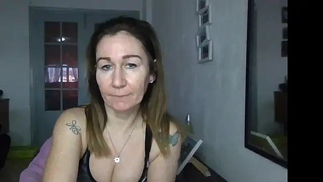 TamaraSweetxo online show from March 11, 9:15 am