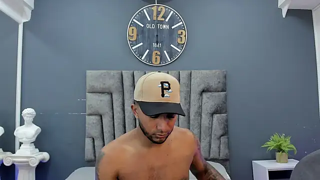 Robin Rief online show from April 12, 8:03 pm