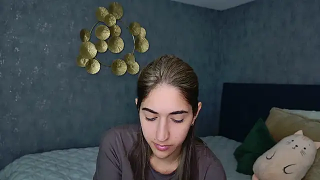 Teresa Stane online show from February 18, 1:33 pm