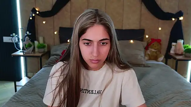 Teresa Stane online show from February 21, 11:11 am