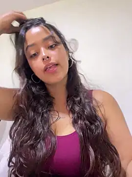 Ariana Pierce online show from May 17, 3:08 pm