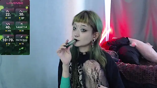Snapshot of Milten-Trish chatting on May 8, 1:49 pm Milten-Trish online show from May 8, 1:49 pm