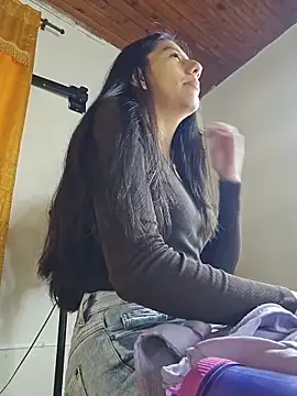 Snapshot of CarlaAlvez chatting on March 31, 1:44 pm CarlaAlvez online show from March 31, 1:44 pm