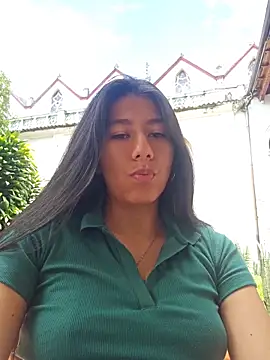 Snapshot of CarlaAlvez chatting on April 27, 4:38 pm CarlaAlvez online show from April 27, 4:38 pm