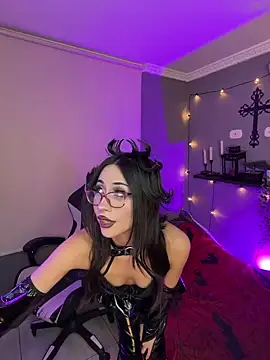 Snapshot of vampy_dolll chatting on May 29, 12:19 am vampy dolll online show from May 29, 12:19 am