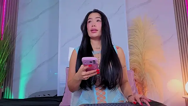 Chlooee   online show from July 10, 5:04 pm