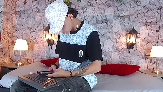 Samuel Hilton online show from December 15, 10:39 am