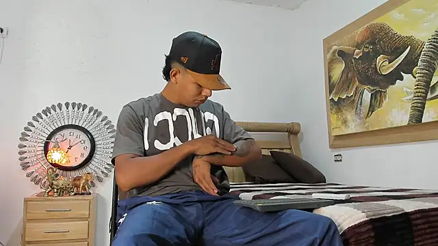 mr stiven  online show from April 12, 3:11 am