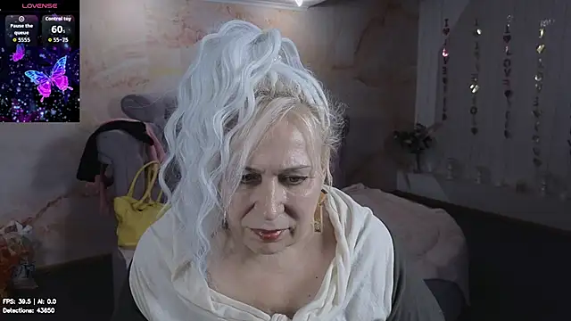 Snapshot of Penelope_Pinky chatting on July 15, 11:26 am Penelope Pinky online show from July 15, 11:26 am
