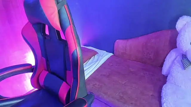 milufontier online show from April 17, 2:58 am