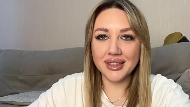 Snapshot of VickyLove047 chatting on June 13, 6:55 am VickyLove047 online show from June 13, 6:55 am