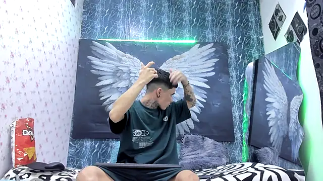 exotic hot couple online show from April 13, 1:44 am