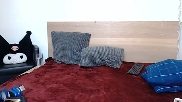 Snapshot of LexyLuuv chatting on February 5, 8:52 am LexyLuuv online show from February 5, 8:52 am