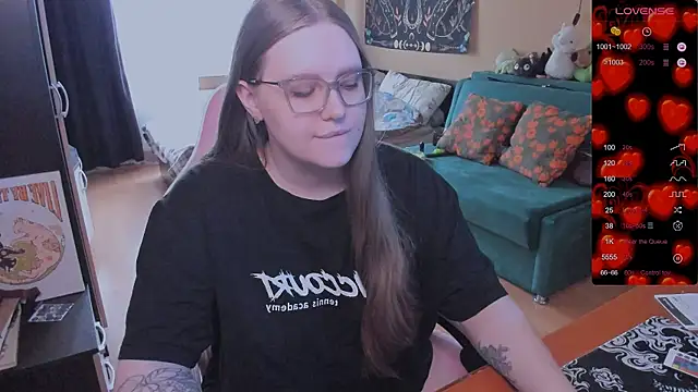 Alice Dreamgirl  online show from April 7, 10:05 am