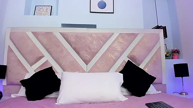 hotmature1 online show from March 15, 11:05 am