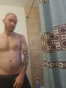 Snapshot of Huntzg23 chatting on February 8, 7:17 pm Huntzg23 online show from February 8, 7:17 pm