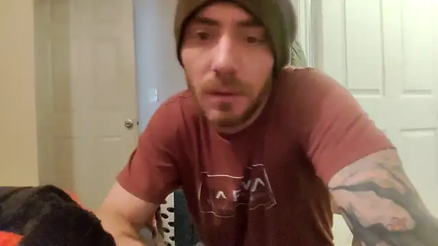 Snapshot of Huntzg23 chatting on February 9, 7:29 pm Huntzg23 online show from February 9, 7:29 pm