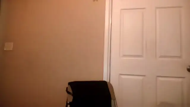 Snapshot of Huntzg23 chatting on February 11, 7:46 am Huntzg23 online show from February 11, 7:46 am